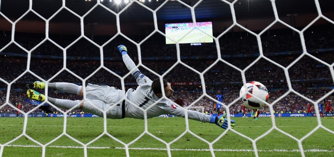 Эдер забил победный гол в ворота сборной Франции