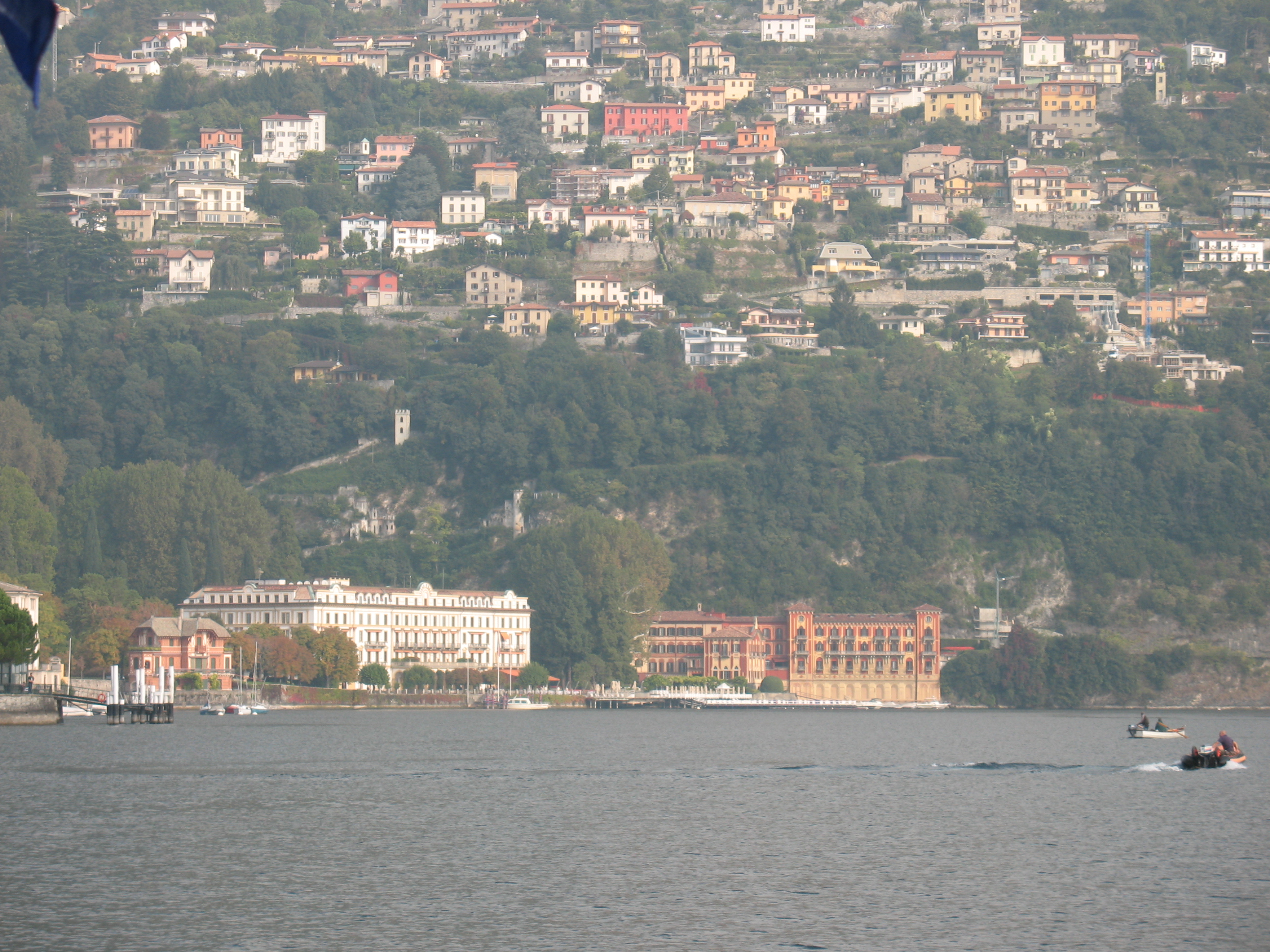 Вид с озера на виллу д'Эсте, Черноббио, озеро Комо