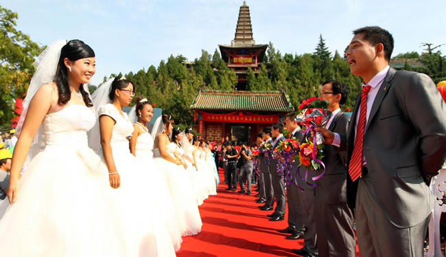 массовая свадьба на фестиваль Qixi