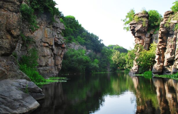 ТОП-7 живописных каньонов Украины