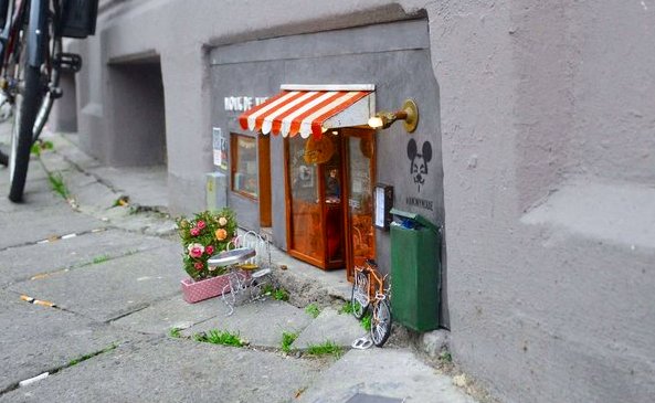 В Швеции открылись крошечные магазины для мышей.Вокруг Света. Украина