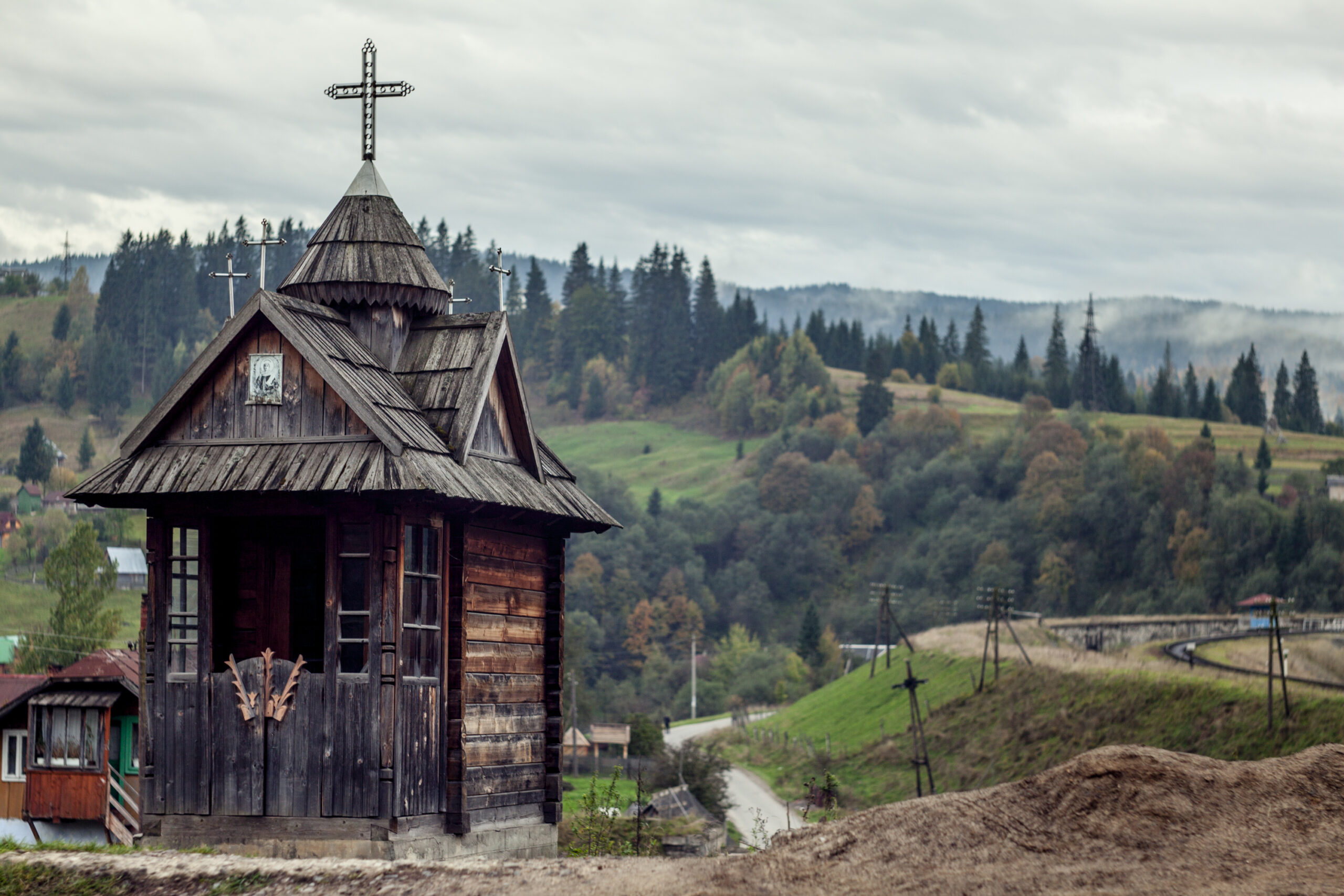 Совершите захватывающее путешествие по карпатским церквям не выходя из дома.Вокруг Света. Украина