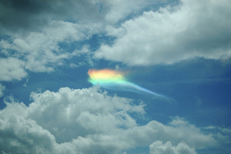 Огненная радуга – редкое атмосферное явление.Вокруг Света. Украина