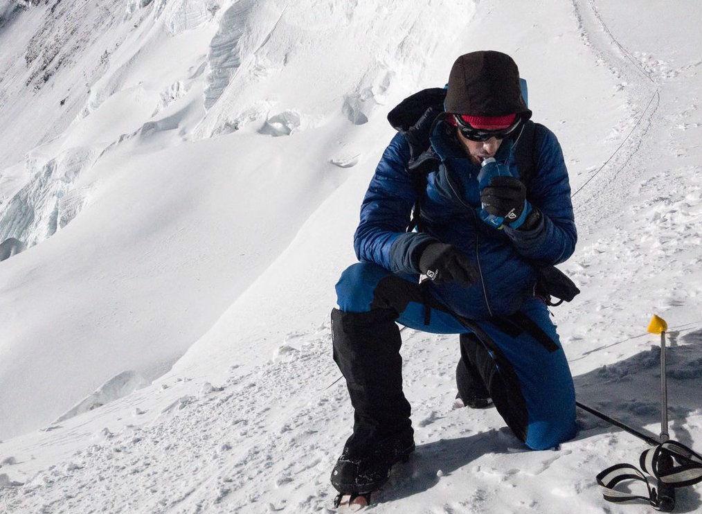 Испанец покорил Эверест всего за 26 часов.Вокруг Света. Украина