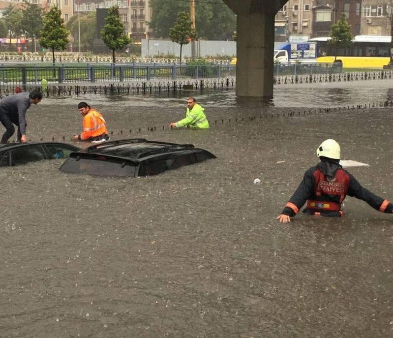 Турция страдает от сильного наводнения.Вокруг Света. Украина