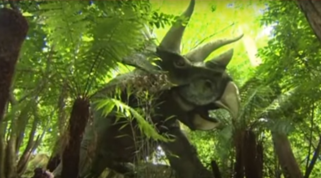 Летучая мышь поселилась в животе динозавра.Вокруг Света. Украина