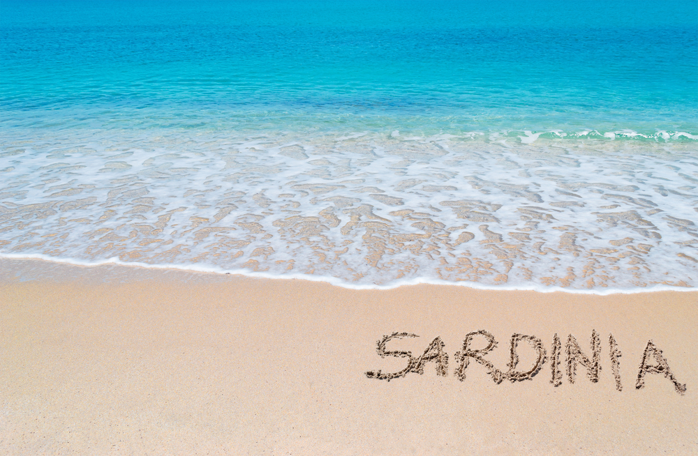 Туристы заплатили 4 тысячи евро за пригоршню песка с пляжа Сардинии