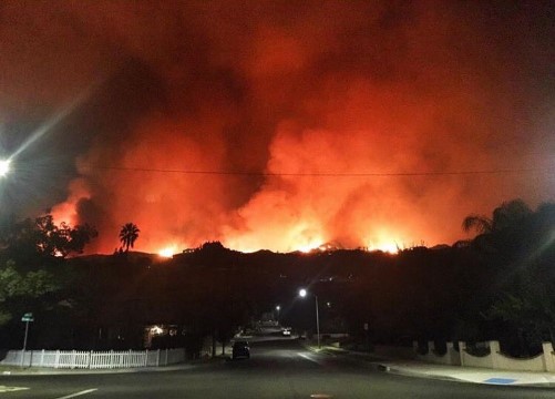 В Лос-Анджелесе разгорелся самый большой за всю историю города пожар.Вокруг Света. Украина