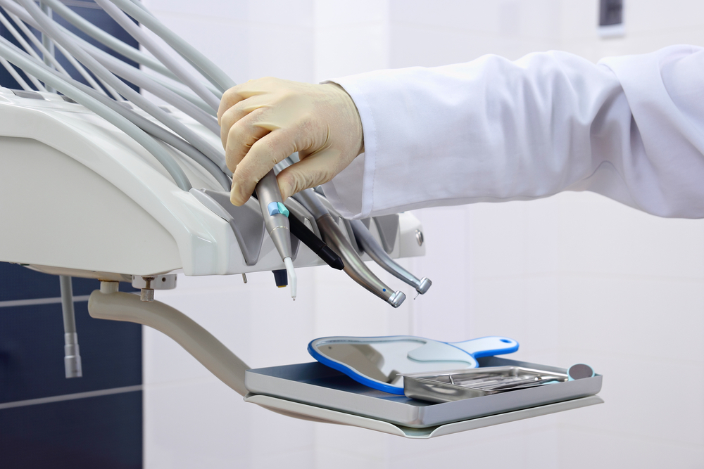 В Китае впервые в истории провел операцию робот-стоматолог.Вокруг Света. Украина