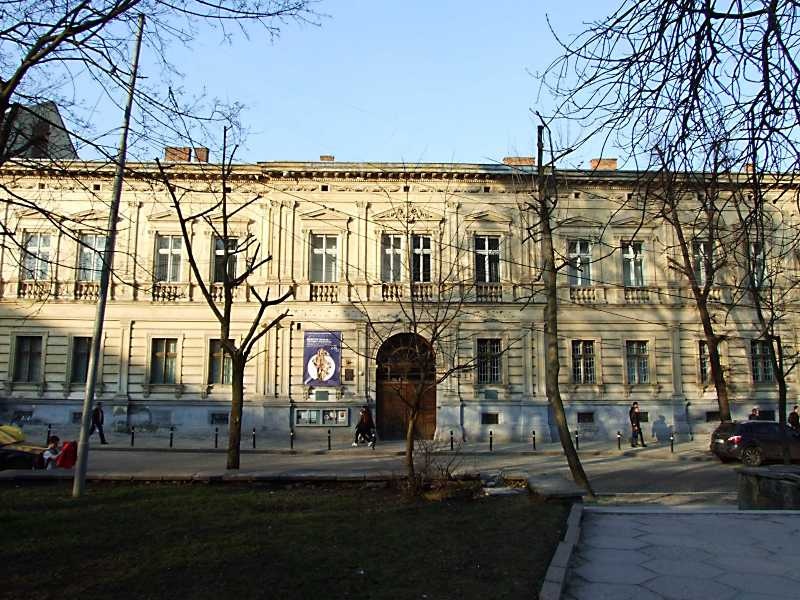 Из фондов Львовской галереи искусств пропали более 600 экспонатов