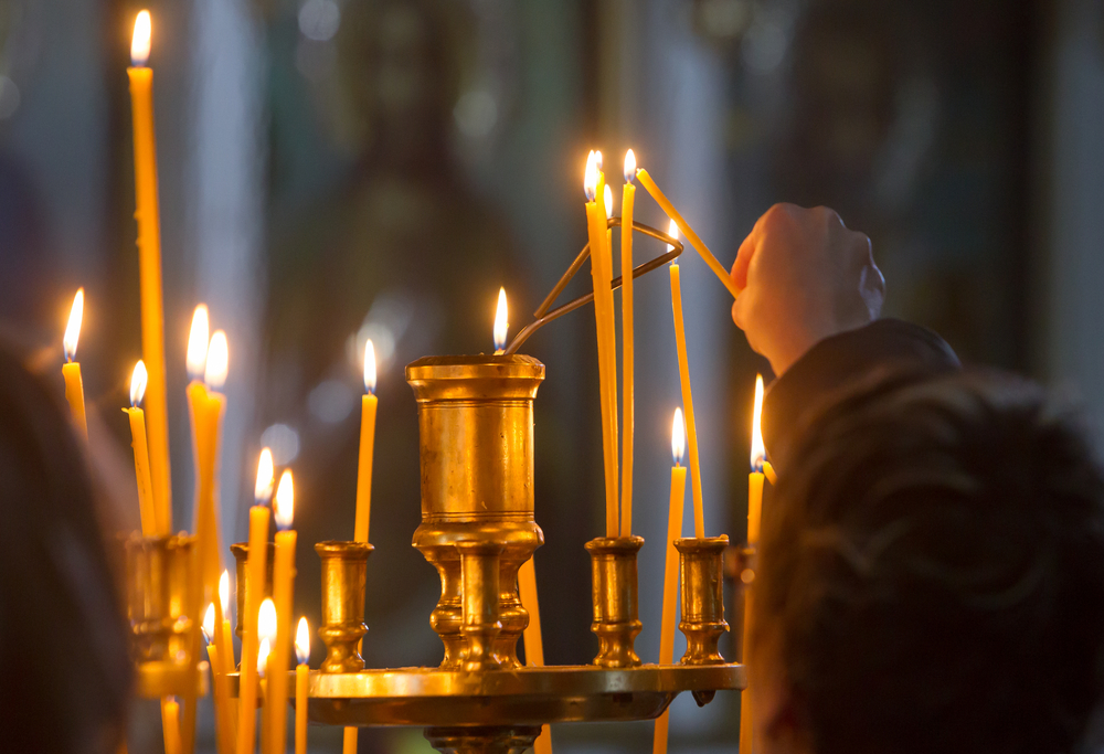 В России утвердили правила пользования кадилом, свечами и травой на Троицу.Вокруг Света. Украина