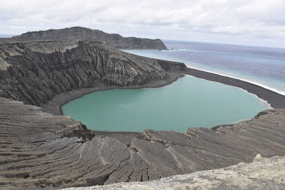 Ученые создали копию вулканического острова, появившегося в Тихом океане.Вокруг Света. Украина