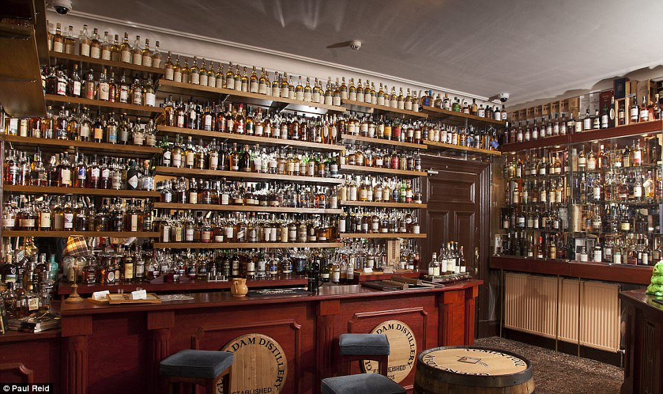 Отель в Шотландии собрал самую большую коллекцию виски в мире