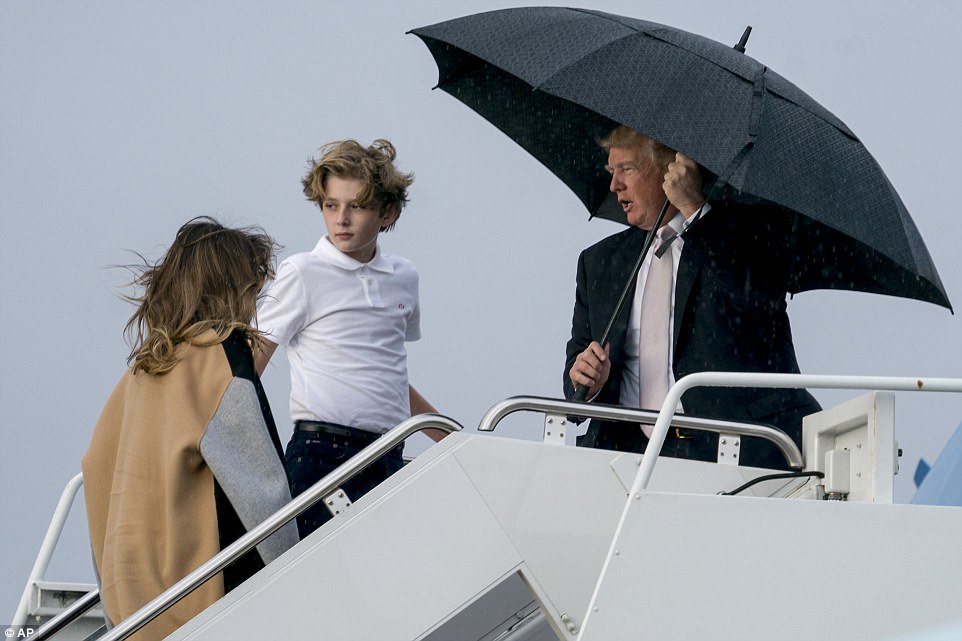 Все себе: Трамп пожалел зонт для жены и сына.Вокруг Света. Украина
