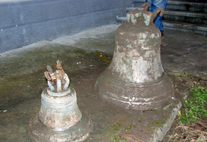 На Тернопольщине нашли вековой тайник с колоколами.Вокруг Света. Украина