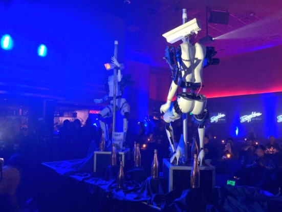 В Лас-Вегасе представили роботов-стриптизерш.Вокруг Света. Украина