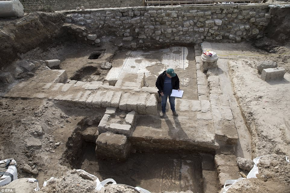Редкую античную мозаику обнаружили на территории израильского порта.Вокруг Света. Украина