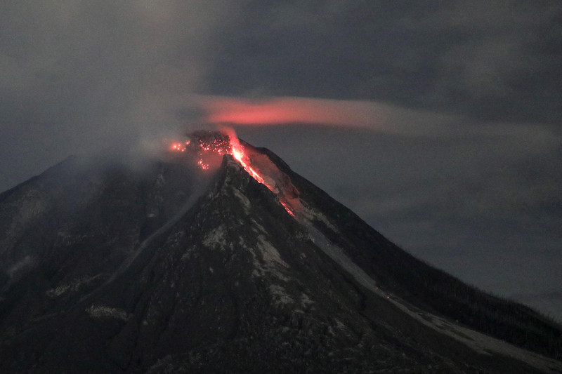 В Индонезии из-за вулкана отменяют авиарейсы.Вокруг Света. Украина