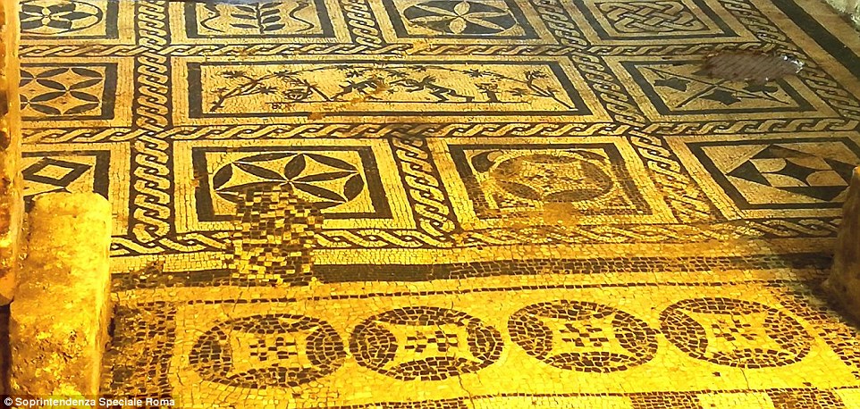 Уникальные мозаики нашли под Колизеем