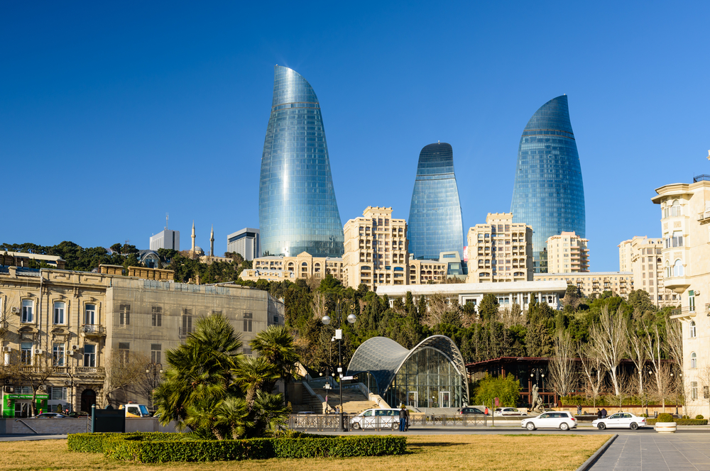 «Руссо туристо, облико морале», или Выходные в Баку