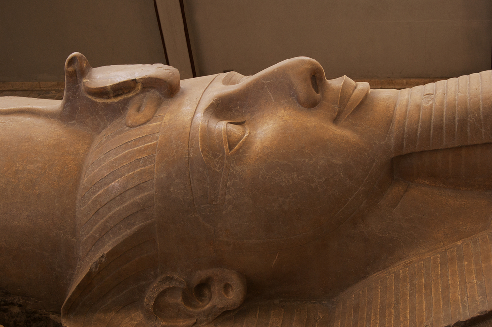 В Асуане нашли осколки гигантской статуи Рамзеса II.Вокруг Света. Украина