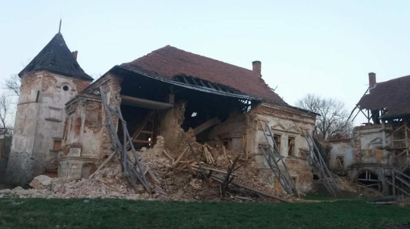 На Львовщине обвалилась стена старинного замка.Вокруг Света. Украина