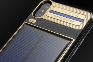 Диво дивное: для кого выпустили айфон на солнечной батарее за $4500?