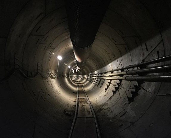 Илон Маск почти достроил туннель под Лос-Анджелесом.Вокруг Света. Украина