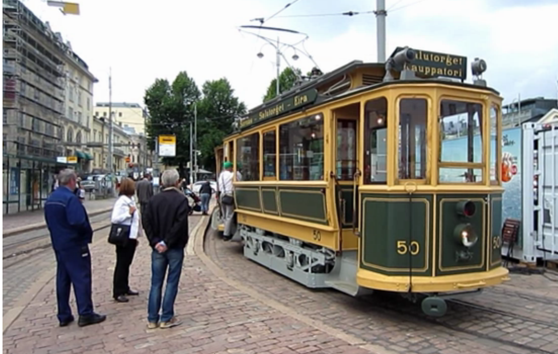 В Хельсинки  бесплатно раздают раритетные трамваи