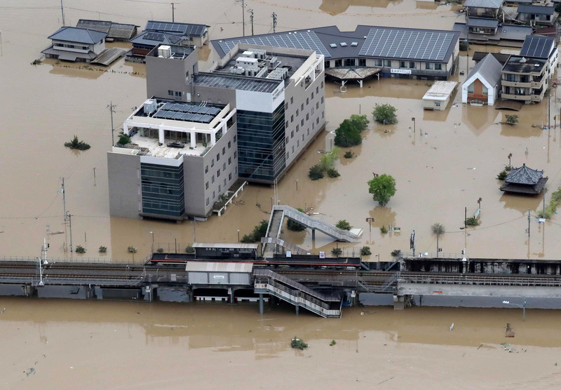 Жертвами наводнения в Японии стали почти 200 человек.Вокруг Света. Украина