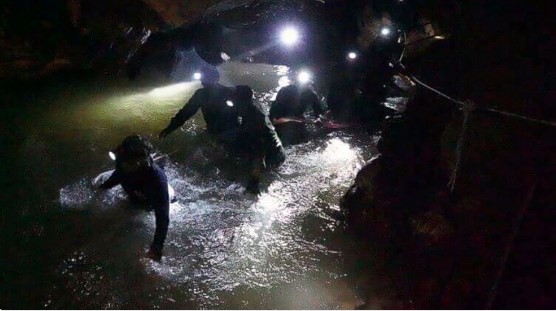 В Таиланде школьники 9 дней провели в затопленной пещере.Вокруг Света. Украина