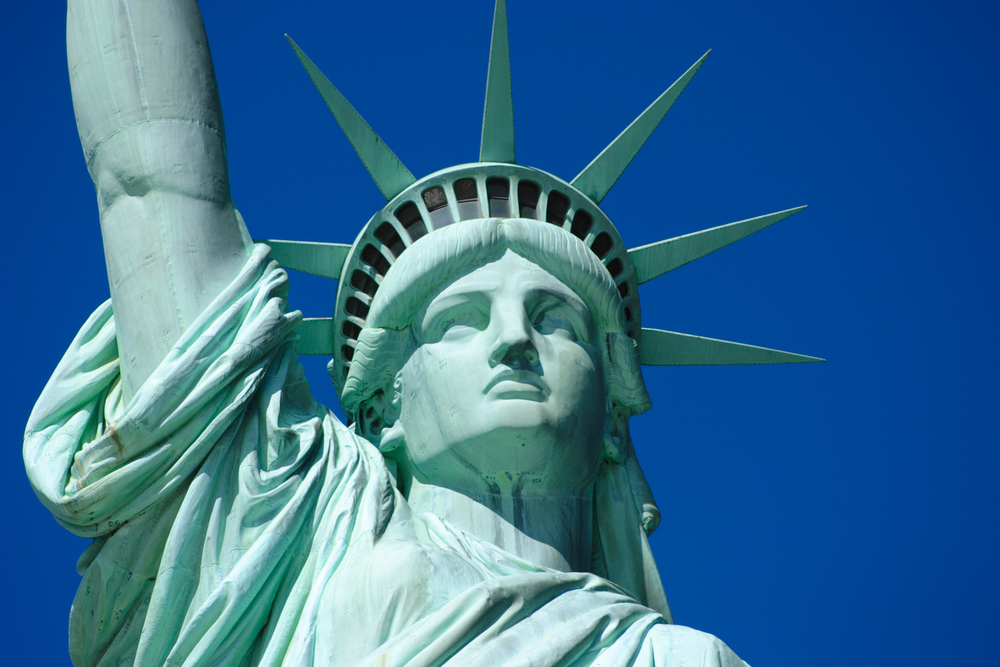 Почтовая служба США заплатит штраф $3,5 млн за использование фальшивой Статуи Свободы на марке