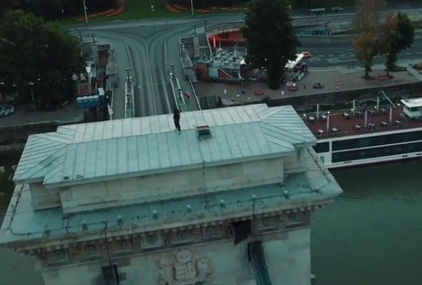 Уилл Смит станцевал на верхушке моста в Будапеште.Вокруг Света. Украина