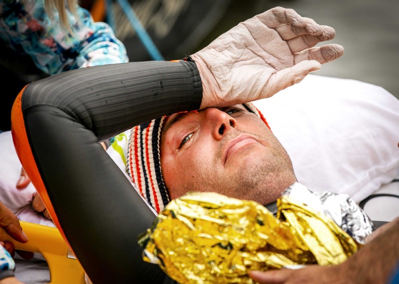 Голландец проплыл 163 км за 55 часов: что случилось с его кожей.Вокруг Света. Украина