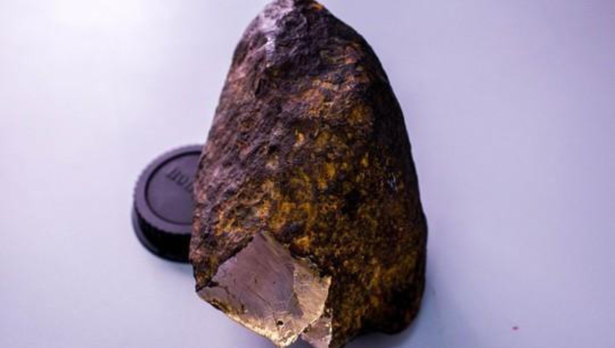 Внутри метеорита найден неизвестный науке минерал.Вокруг Света. Украина