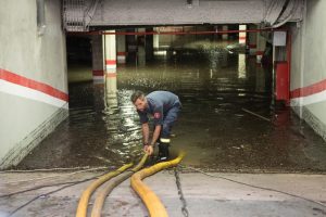 В Барселоне ливень затопил метро
