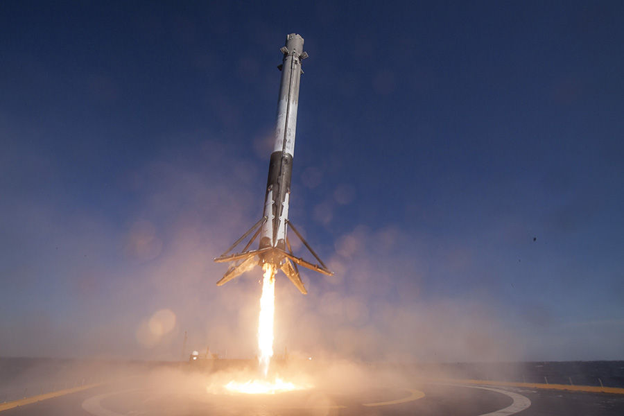 SpaceX удачно запустила ракету со спутником