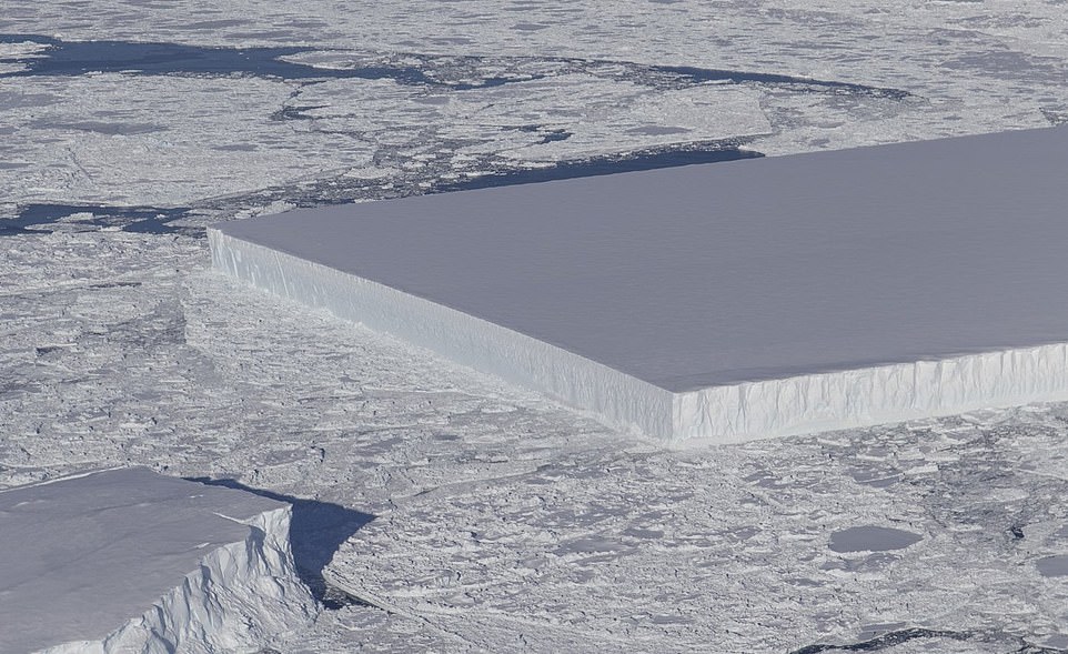 NASA обнаружило в Антарктиде гигантский прямоугольный айсберг.Вокруг Света. Украина