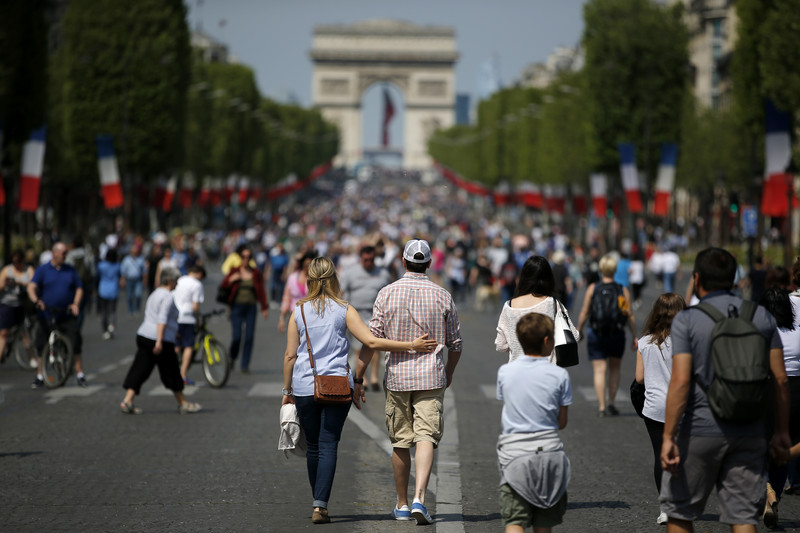 Центр Парижа по выходным станет пешеходным.Вокруг Света. Украина