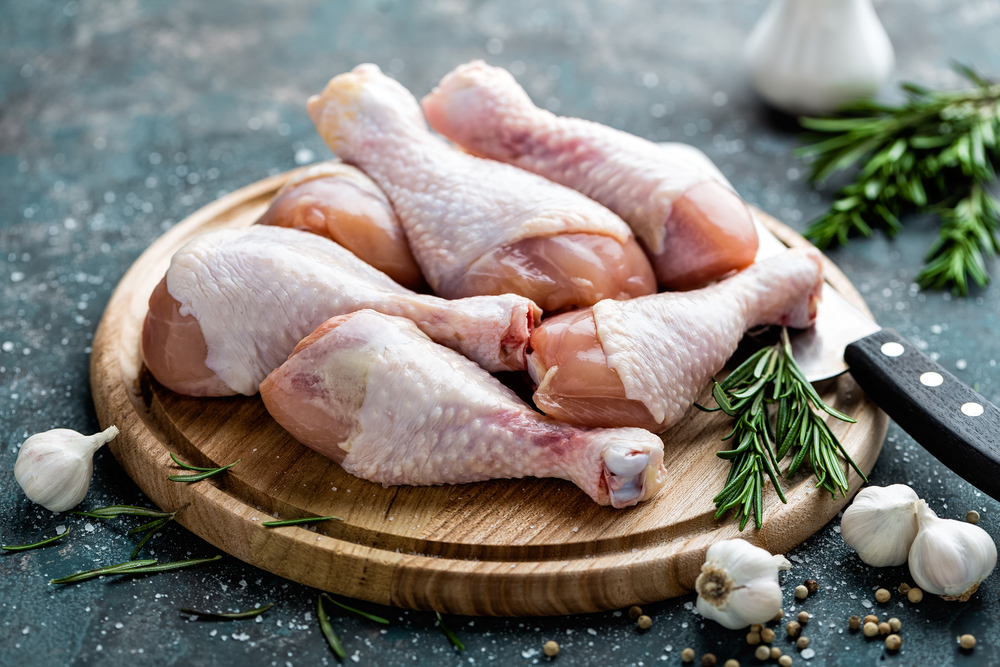 Американцы научились делать мясо из куриных перьев.Вокруг Света. Украина