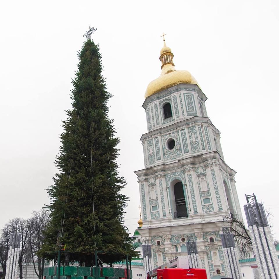 В День святого Николая в Киеве зажгут главную елку.Вокруг Света. Украина