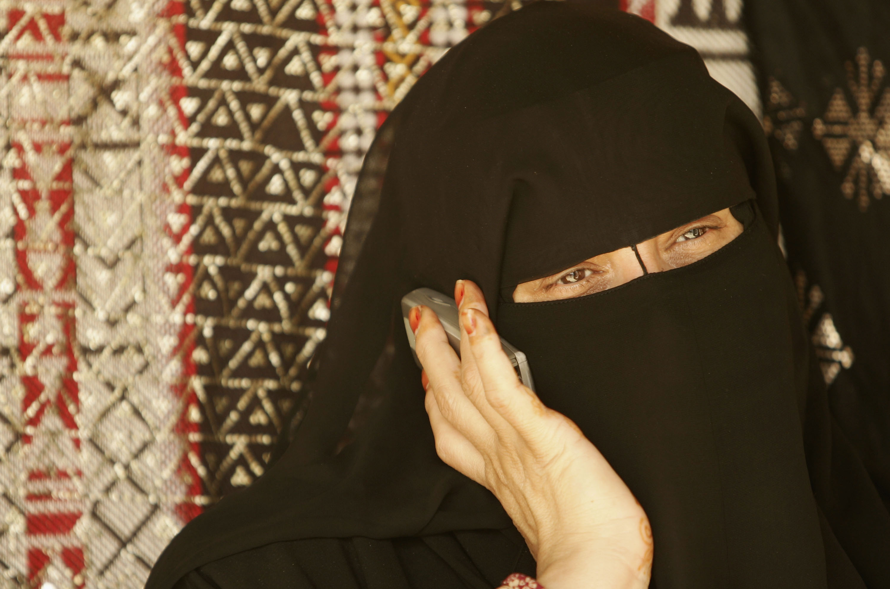 В Саудовской Аравии женщинам будут сообщать о разводе в смс.Вокруг Света. Украина