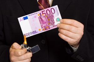 Евросоюз перестает выпускать банкноты в 500 евро