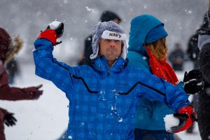 В Вашингтоне сотни людей вышли поиграть в снежки, прочитав пост в Facebook
