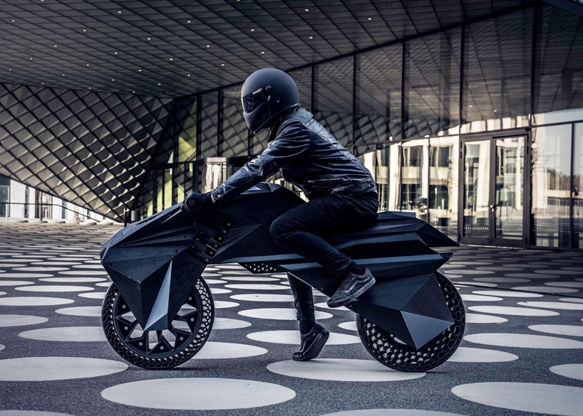 В Германии на 3D-принтере напечатали первый в мире электромотоцикл