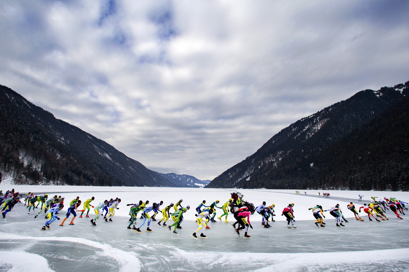 Меняю каналы на озеро: нидерландский конькобежный марафон состоялся в Австрии.Вокруг Света. Украина