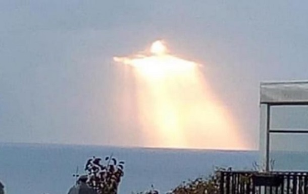 Итальянец снял облако в виде Иисуса Христа.Вокруг Света. Украина
