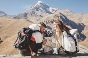 Как спланировать путешествие с ребенком: интервью с travel-блогером Александром Костюком (видео)