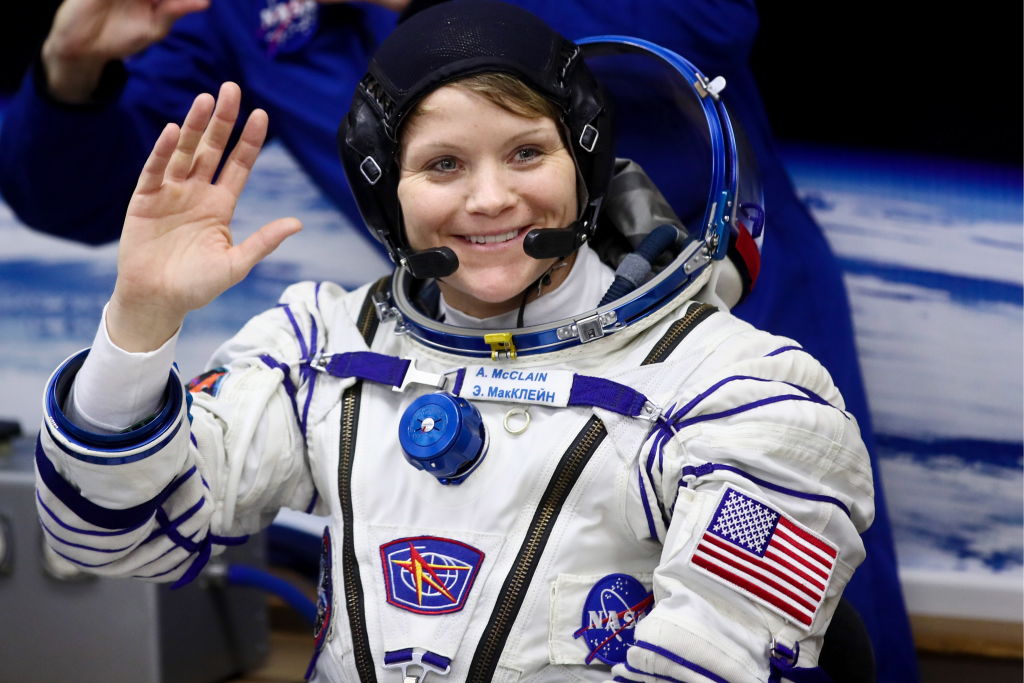 НАСА отменило выход женского экипажа в космос из-за нехватки скафандров