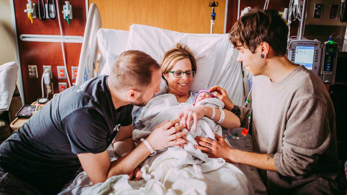 В США женщина родила собственную внучку